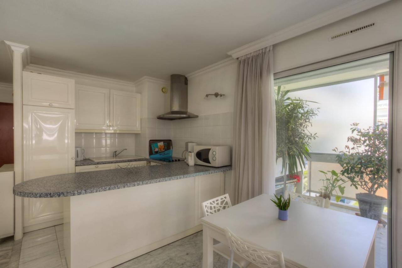 Les Lauriers Private Apartment Antibes Buitenkant foto