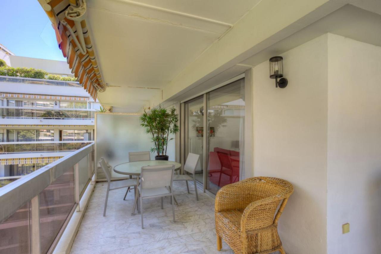 Les Lauriers Private Apartment Antibes Buitenkant foto